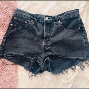 Black Levi’s 501 jean shorts